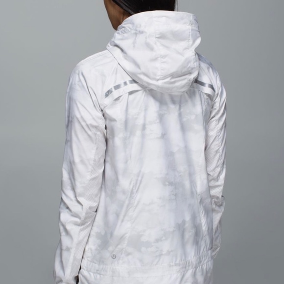 LULULEMON Miss Misty Jacket II, 2, White and Gray - Picture 3 of 16